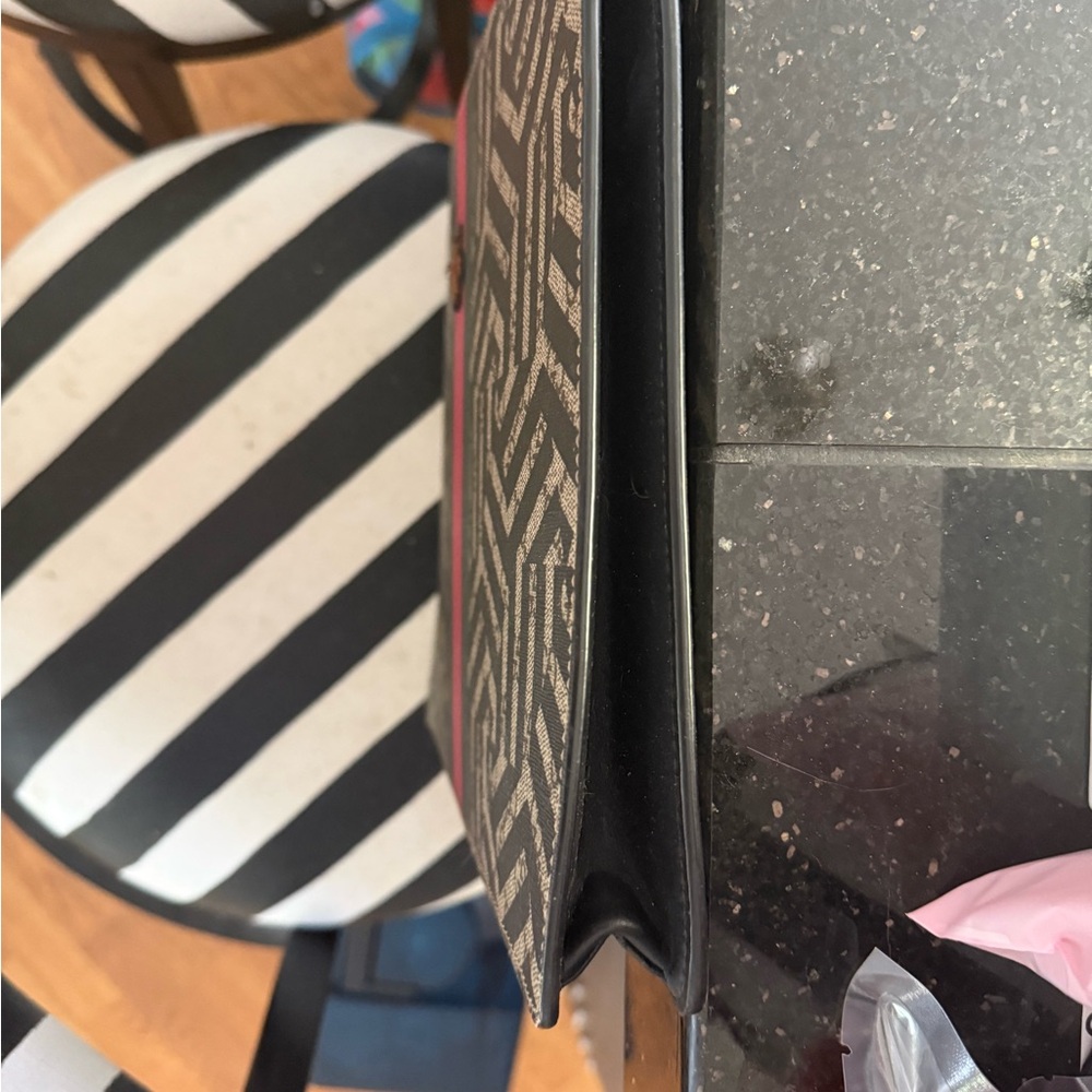 EUC Gucci Coliedo Web Bee Messenger Clutch - Picture 8 of 10